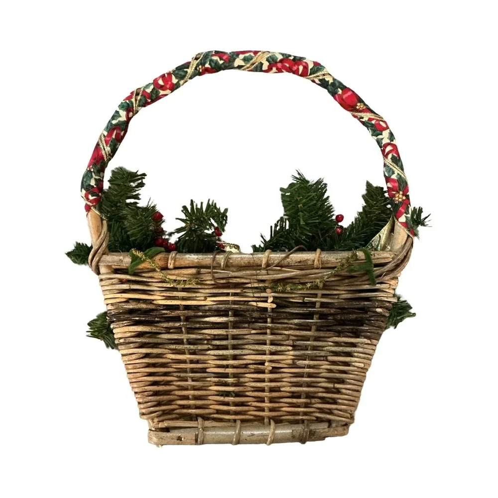 Vintage Christmas Wicker Basket Wreath Red Berries Poinsettia Bow 17x15